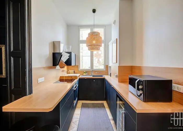 L'albizia / Halles De